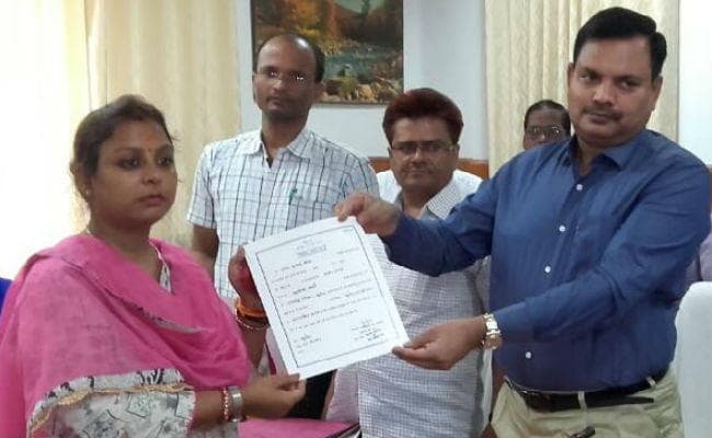 मुंगेर की रूमा राज को मेयर और सुनील राय को डिप्टी मेयर का ताज