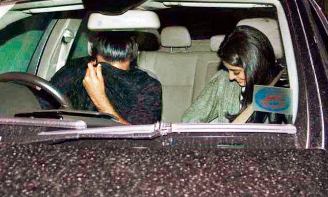 ...जब मिस्ट्री ब्वॉय के साथ दिखी अमिताभ की नातिन नव्या