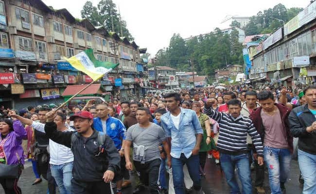 गोरखालैंड : उबले आलू पर कट रही है पहाड़वासियों की जिंदगी