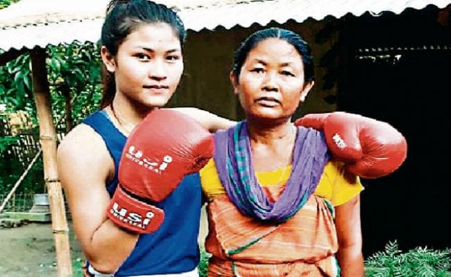 मां ने सब्जी बेच बेटी को बनाया बॉक्सर