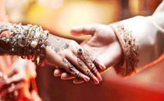 जानिये, दुल्हन ने ऐसा क्या किया कि दूल्हा पास की छत पर चढ़ गया, बोलने लगा : कूद जाऊंगा, फांद जाऊंगा...