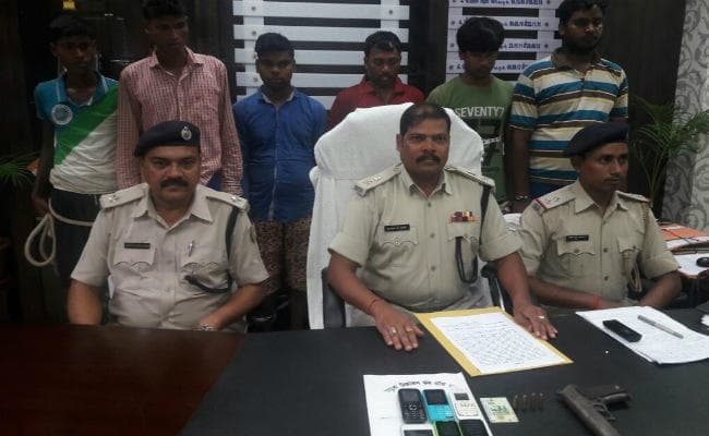 खूंटी : पीएलएफआइ के छह सदस्य गिरफ्तार