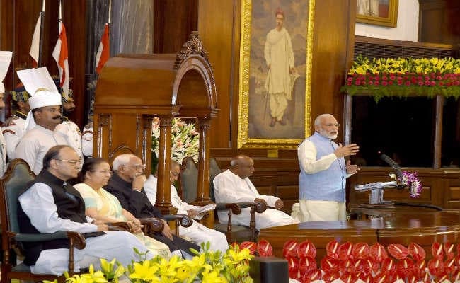 GST = Good and Simple Tax : संसद के सेंट्रल हॉल में आधी रात को लागू हुआ जीएसटी