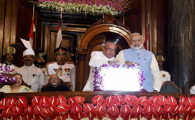 GST : आशंकाओं को छोड़ें, सबसे बड़े आर्थिक सुधार का स्वागत करें