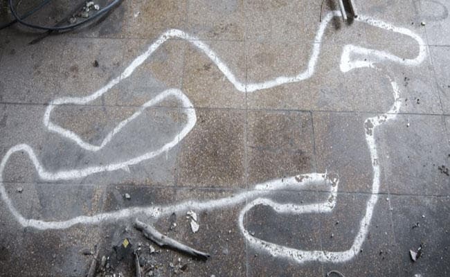 सुरक्षा पर सवाल : ग्रेफाइट कारखाने में ऊंचाई से गिरकर ठेका श्रमिक की मौत, शव के साथ किया जोरदार प्रदर्शन