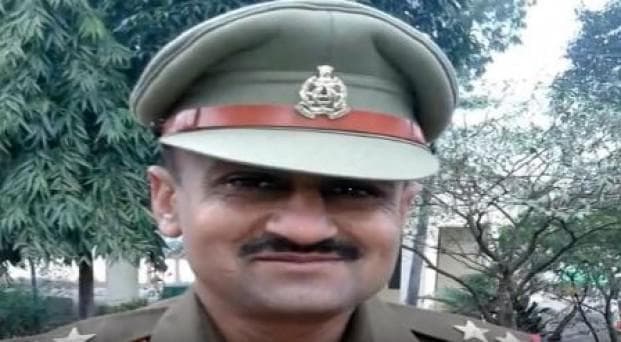 जम्मू-कश्मीर के बाद अब उत्तर प्रदेश में पुलिस अधिकारी की हत्या, दारोगा का गला रेत डाला