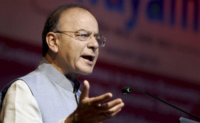 जेटली ने कहा- टैक्स उपभोक्ता को चुकाना है, पता नहीं व्यापारी क्यों हैं नाखुश ?