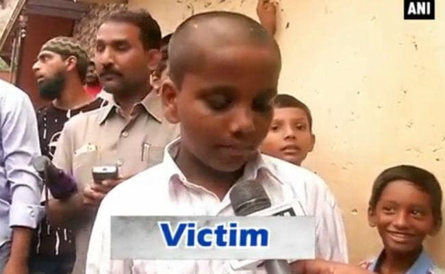 VIDEO: छात्रों ने नहीं रखा फौजी कट, तो टीचर ने कर दिया गंजा