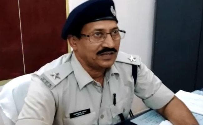 चाईंबासा : अपराध नियंत्रण को लेकर सर्किल इंस्पेक्टर ने सदर थाना में की बैठक