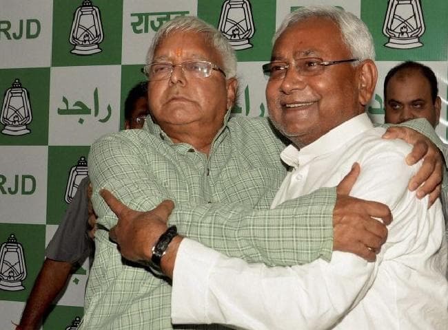 सोशल मीडिया से : तो नीतीश कुमार को राजद और कांग्रेस के साथ महागठबंधन तोड़ देना चाहिए...