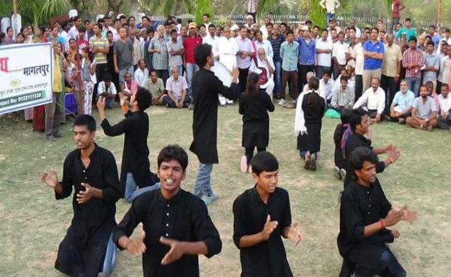 राष्ट्रीय स्तर पर रंगमंच की दुनिया में अपनी पहचान बना रही सिल्क सिटी