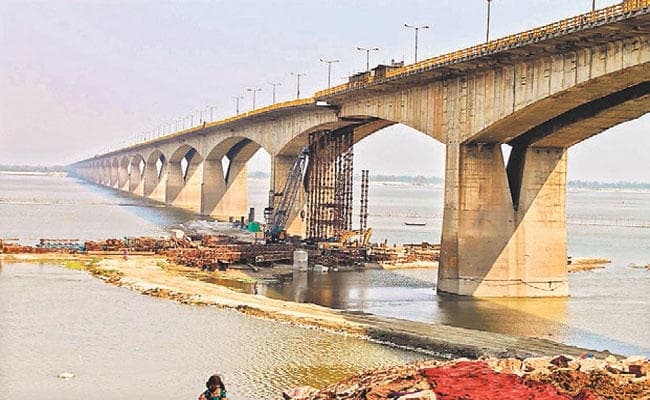 अगले साल तैयार हो जायेगा गांधी सेतु, मार्च से दौड़ेंगी पूर्वी लेन पर गाड़ियां