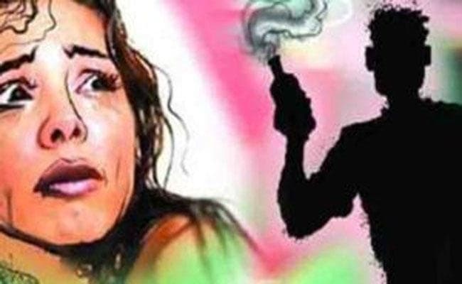 दोहरी यातना झेल रहीं एसिड पीड़ित महिलाएं