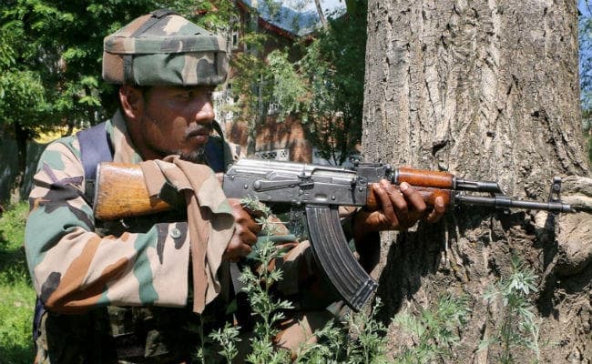 कश्मीर के पुलवामा में 24 घंटे बाद मुठभेड़ खत्म, तीन आतंकी ढेर