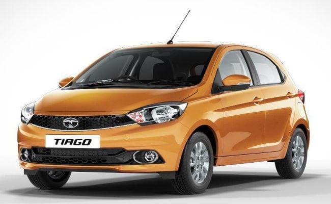 Record : Tata Tiago की बुकिंग एक लाख के पार