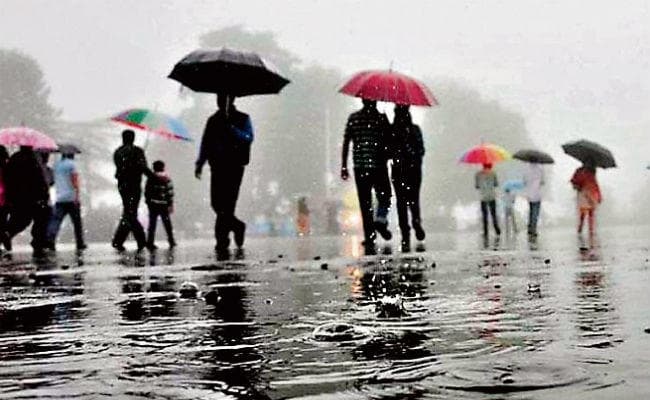 मौसम के रंग ने उठायी उमंग