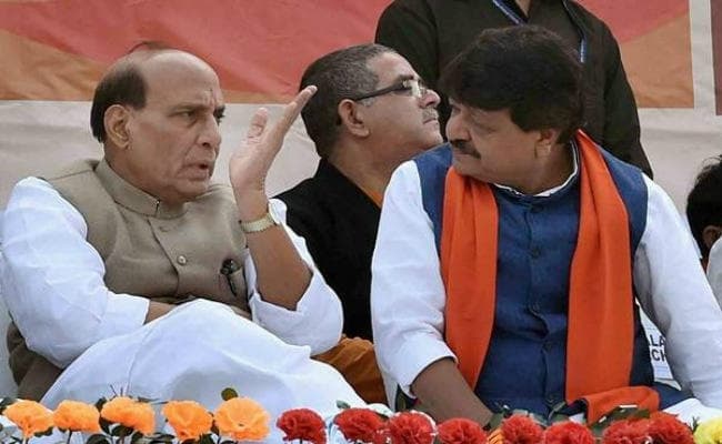 पश्चिम बंगाल के बदुरिया में सांप्रदायिक हिंसा, विजयवर्गीय ने कहा घरों पर हमले व रेप हुए पश्चिम बंगाल के बदुरिया में सांप्रदायिक हिंसा, विजयवर्गीय ने कहा घरों पर हमले व रेप हुए