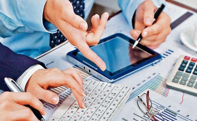 देशभर में टैक्स विशेषज्ञों की कमी के बीच जीएसटी से बढ़ेगी पेशेवरों की मांग