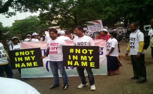 रांची : भीड़ द्वारा पीट-पीट कर हत्या के खिलाफ सैकड़ों लोग सड़क पर उतरे