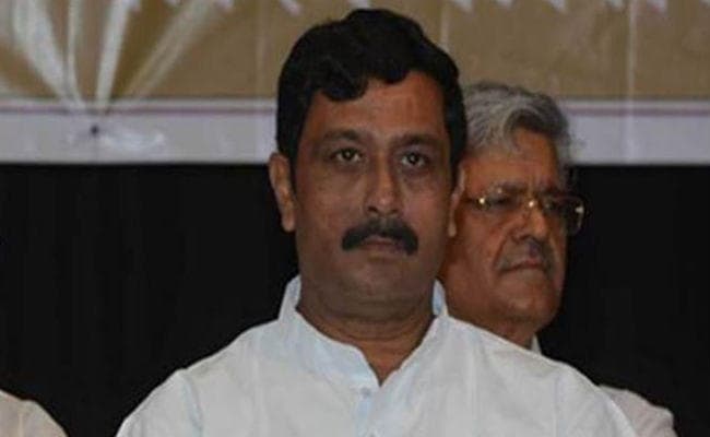 भाजपा ने कहा, त्रिपाठी मोदी ब्रिगेड के सिपाही, तृणमूल बोली-राज्यपाल तोता, सच सामने आया