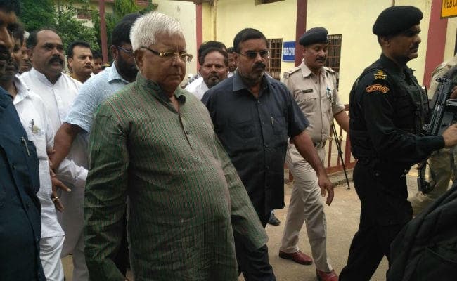 सीबीआइ रेड के बाद गुस्से में लालू ने कहा- मिट्टी में मिल जाऊंगा लेकिन 2019 में नरेंद्र मोदी को...