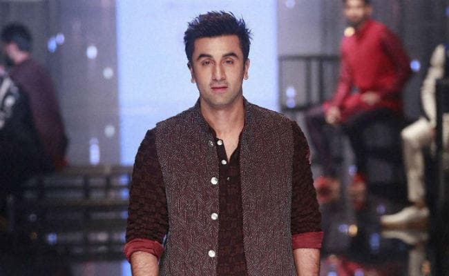 पहली फिल्‍म के फ्लॉप होने के बाद, इस बात से ज्‍यादा जुड़ाव नहीं रखते रणबीर कपूर...