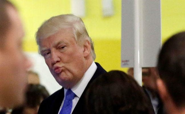 ट्रंप के जी-20 सम्मेलन में हिस्सा लेने से पहले हिंसक प्रदर्शन, पुलिस पर फेंके गये बोतल और पत्थर