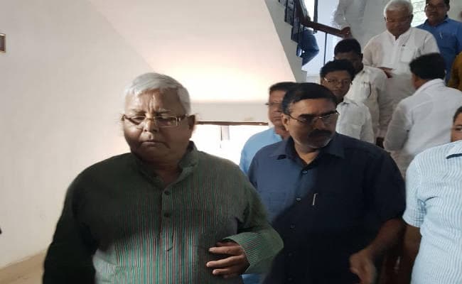 VIDEO : CBI छापे के बाद लालू की हुंकार, नरेंद्र मोदी को धमकी, मिट्टी में मिल जाऊंगा लेकिन मोदी को हटा कर रहूंगा