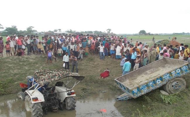 बिहार : सहरसा में ट्रेक्टर-ट्रॉली पलटने से दो महिलाओं समेत 3 की मौत, दो अन्य जख्मी