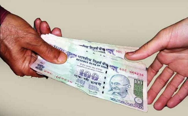 बिहार: गोपालगंज में जांच के नाम पर राजस्वकर्मी ने लिये घूस, निगरानी की टीम ने रंगे हाथों दबोचा