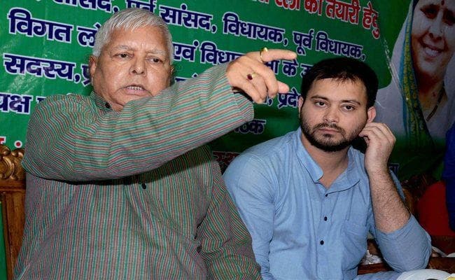मोदी सरकार पर खूब बरसे लालू, मगर सीबीआर्इ के कर्इ सवालों के नहीं दिया जवाब