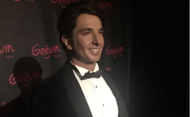 फैंस को पसंद नहीं आया रणवीर सिंह का वैक्‍स स्‍टैच्‍यू, सोशल मीडिया पर उड़ाया मजाक...