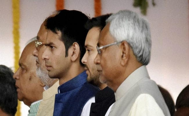 क्या जीतन राम मांझी की तरह तेजस्वी को कैबिनेट से बाहर कर पायेंगे नीतीश कुमार?