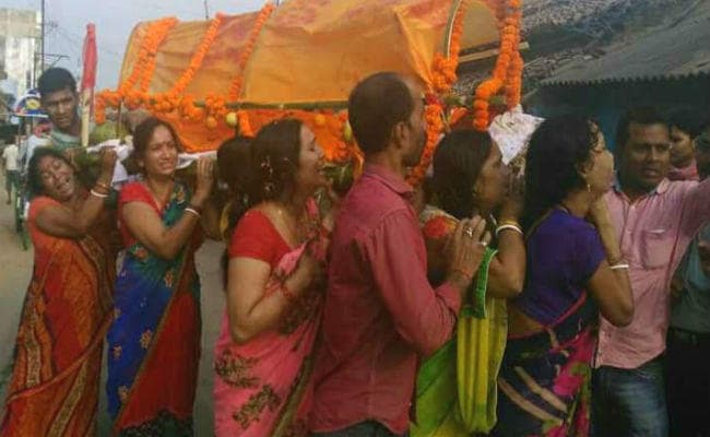 अंतिम संस्कार का अधिकार संतान होने का मूल अधिकार, तो फिर बेटियों को अवसर क्यों नहीं