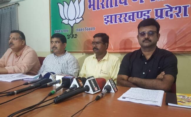 100 करोड़ से अधिक की संपत्ति के मालिक हैं हेमंत सोरेन, कौड़ी के भाव खरीदी करोड़ों की प्रॉपर्टी : भाजपा