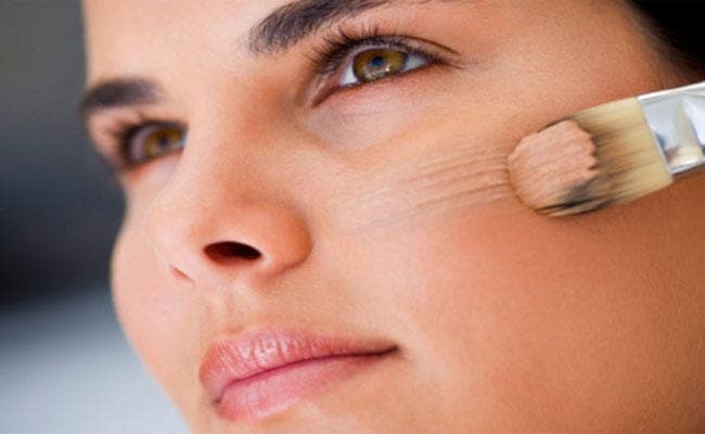 मेरे चेहरे की त्वचा रूखी दिखाई पड़ती है