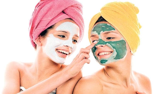 त्वचा की समस्या के  अनुरूप लगाएं फेसपैक