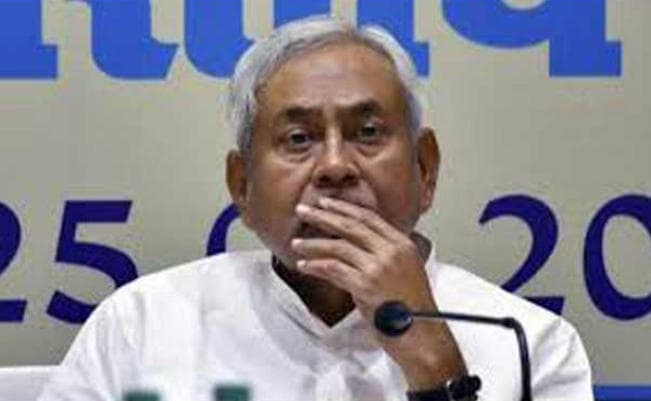 तेजस्वी पर लालू यादव के फैसले के बाद सबकी नजर नीतीश पर, मलहम लगायेंगे या कार्रवाई करेंगे?
