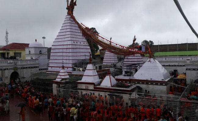 सावन शुरू: हर हर महादेव के जयकारों से गूंजे शिवालय