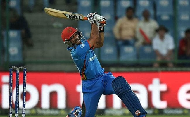 अफगानिस्‍तानी बल्‍लेबाज ने टी-20 में जमाया पहला दोहरा शतक, 71 गेंद में ठोका 214 रन