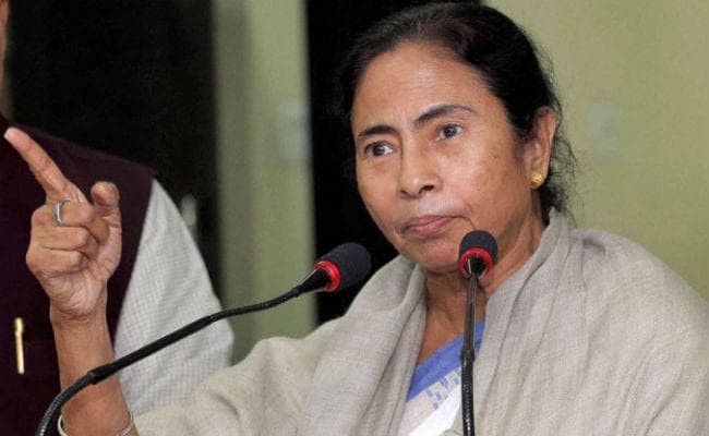 हिंसा की आग में बंगाल को जलने नहीं देंगे, केंद्र के कारण जल रहा है देश : ममता