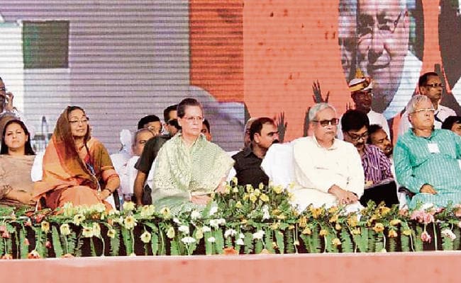 देश को सशक्त विपक्ष चाहिए