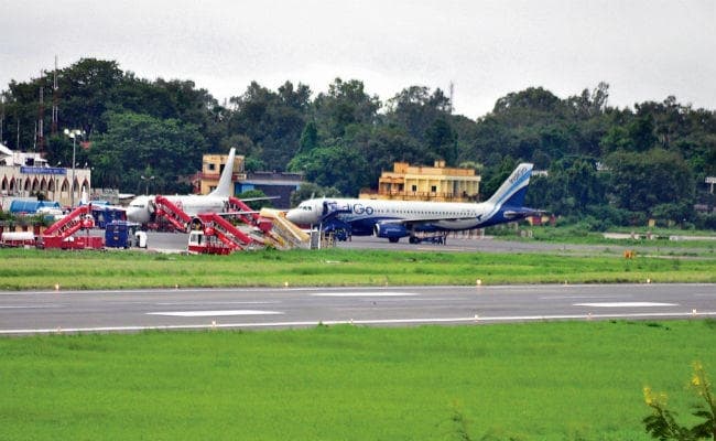 13 दिनों में दूसरी बार इंडिगो का विमान हादसाग्रस्त होते बचा