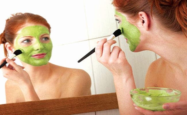 चेहरे के दाग-धब्बे हटाने के लिए लगाएं ये फेस पैक