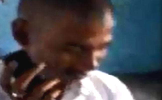 सेंट्रल जेल की सुरक्षा में सेंध : 48 लाख रुपये के बैंक लूटकांड के आरोपित का जेल से प्रेमिका को फोन करते वीडियो वायरल