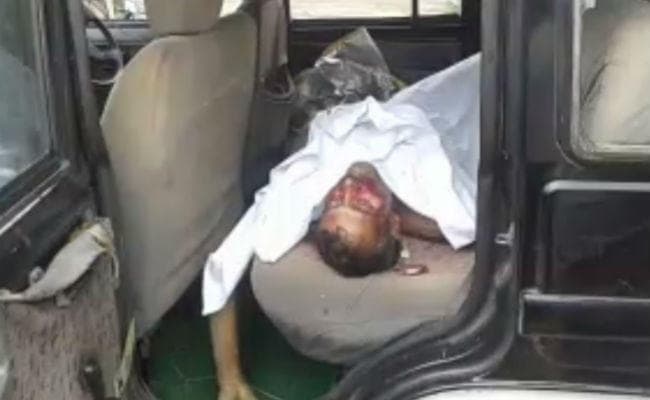 NH 84 पर गजराज ने मचाया उत्पात, 8 घंटे तक सड़क पर रहा दहशत