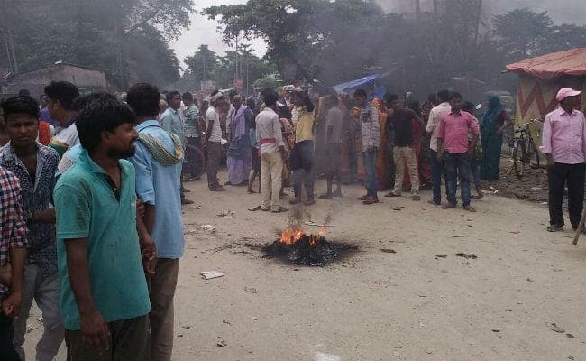 मधुबन में कबाड़ व्यवसायी को सिर कुच-कुच कर मार डाला, उग्र लोगों ने शव के साथ किया प्रदर्शन