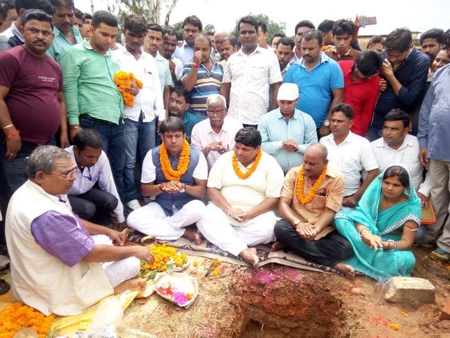 सारठ में 50 हजार लीटर क्षमता वाला मिल्क प्रोसेसिंग प्लांट का शिलान्यास