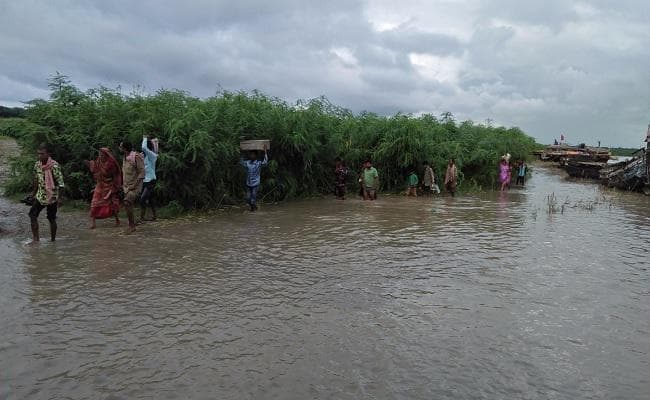 सारण के तरैया में दो माह बाद दोबारा घुसा बाढ़ का पानी, दहशत में लोग