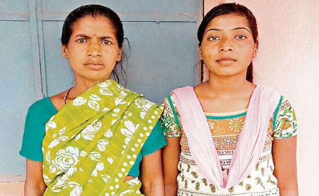 जानिए आखिर क्‍यों इस गरीब छात्रा को स्कूल में बैठने से रोका गया